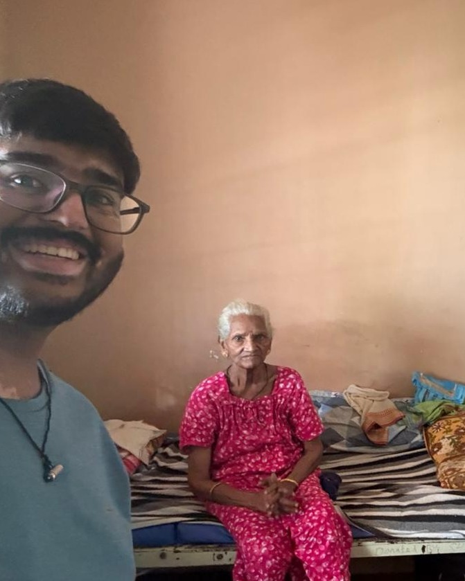 Home Serenity4seniors Volunteer Selfie Elderly Residents Marias Home May 2025